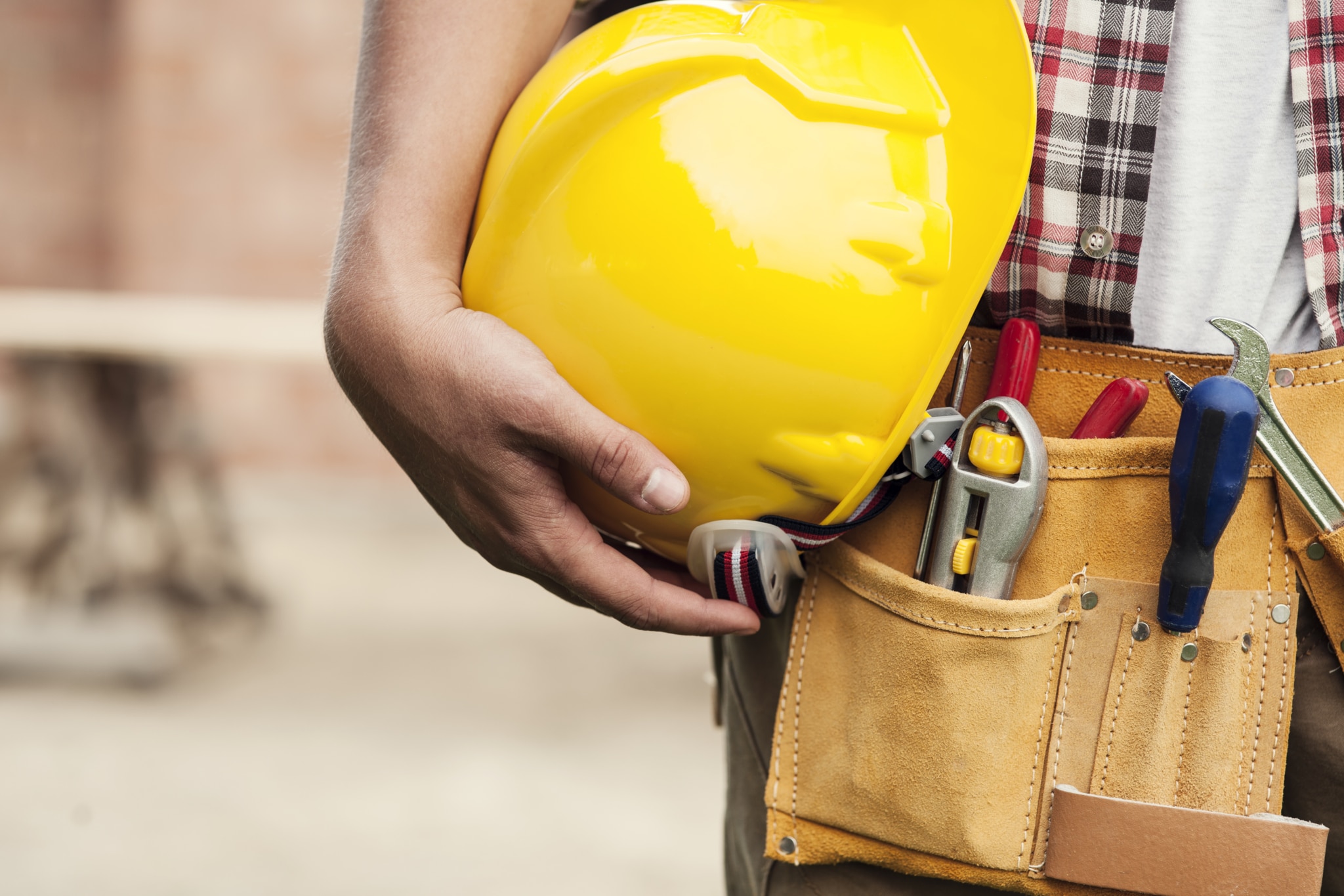 the-complete-guide-to-understanding-uk-hard-hat-regulations